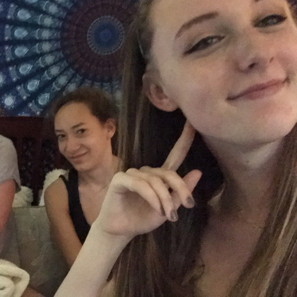 Meet your Posher, Kacie